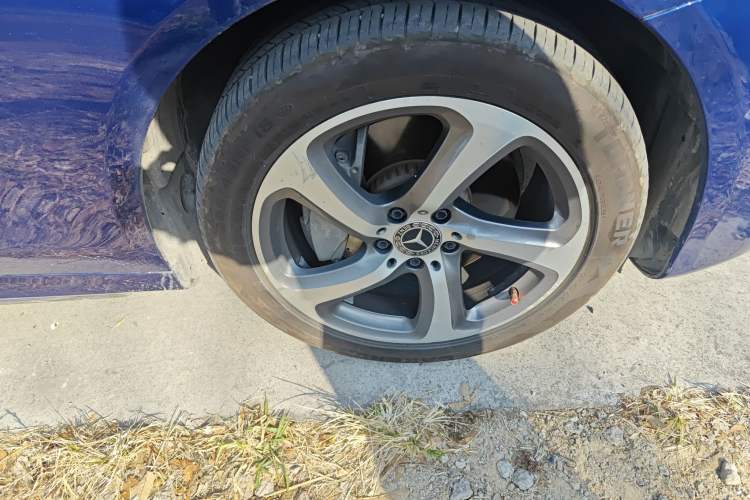 Used Mercedes-Benz E-Class 2019 E 300 L Sporty and Stylish Model