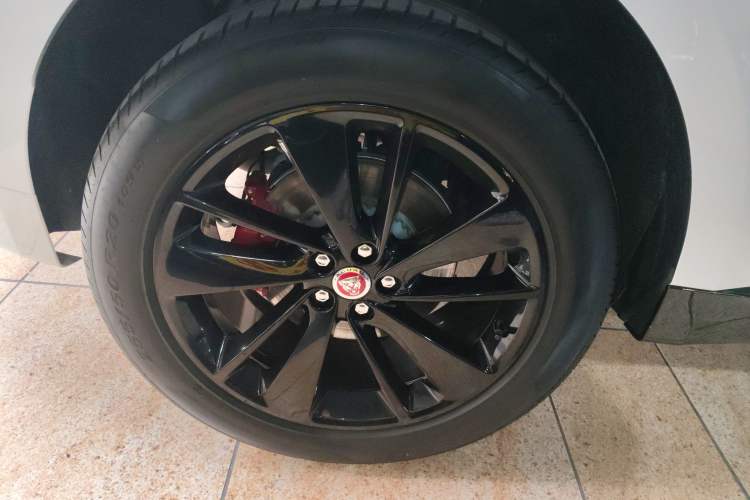 Used Jaguar F-PACE 2022 P250 R-Dynamic BLACK

