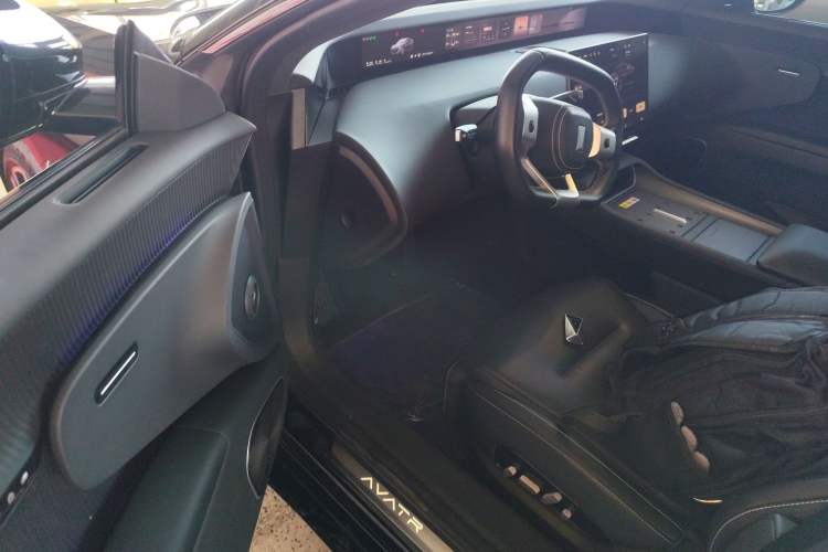 Used  12 2025 Ultra Extended-Range Edition