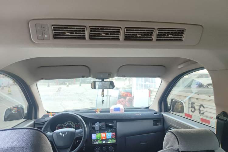 Used Wuling Rongguang V 2016 1.5L Standard Version
