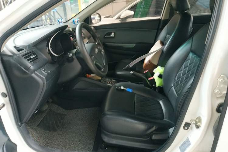 Used Kia K2 2015 Sedan 1.4L Automatic GLS
