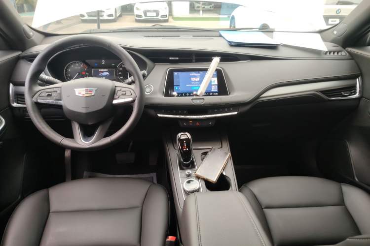 Used Cadillac XT4 2021 28T Two-Wheel Drive Leading Version
