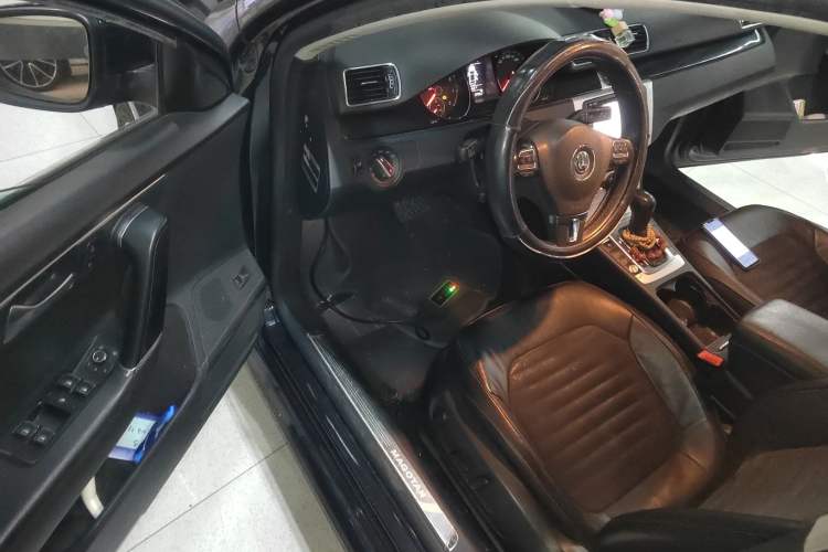 Used Volkswagen Magotan 2016 1.8TSI Luxury Comfort Model
