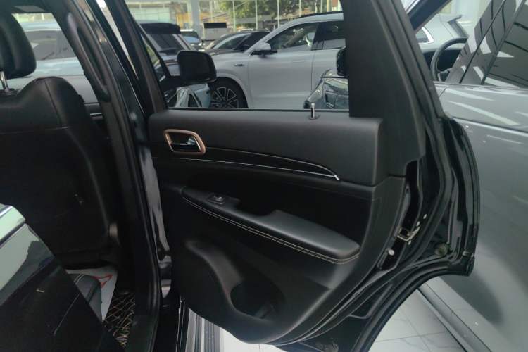 Used  Grand Cherokee 2017 3.0L Comfort Navigation Edition