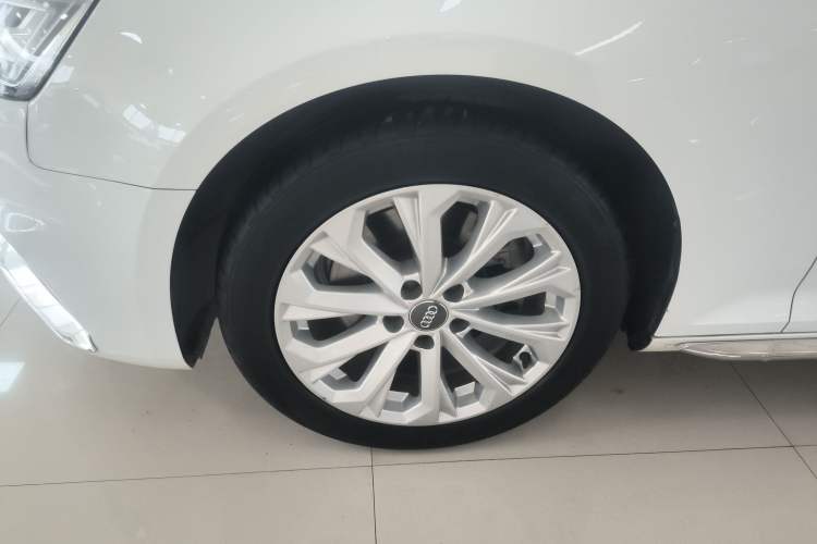 Used Audi A4L 2019 40 TFSI Ambition China VI
