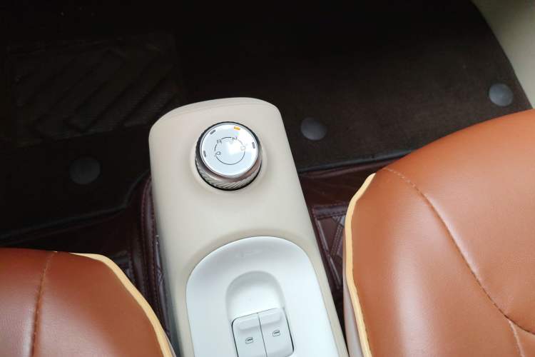 Used Wuling Hongguang MINIEV 2024 3rd Generation 215km Advanced Version
