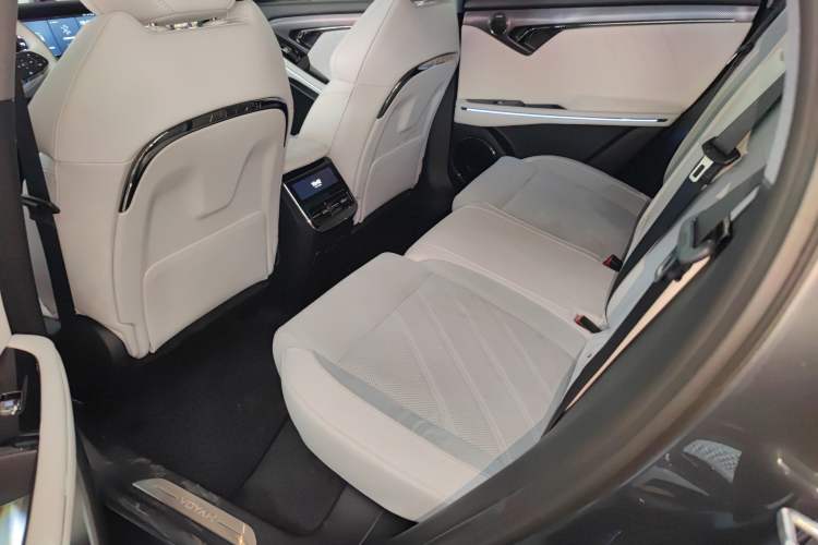 Used VOYAH FREE 2025 318 318 km Rear-Drive Touring Edition