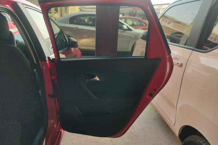 Used Volkswagen Polo 2016 1.6L Automatic Comfort Model
