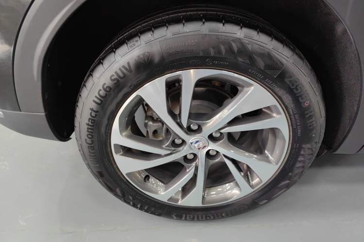 Used Buick Envision 2022 Encore S 552T Two-Wheel-Drive Luxury Model
