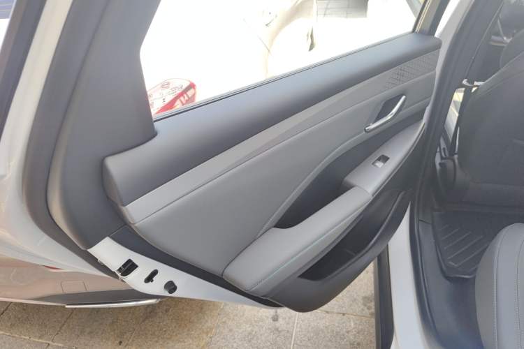 Used BYD Qin PLUS 2025 DM-i Smart Drive 55KM Leading Model
