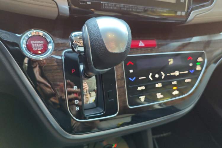 Used Honda Odyssey 2015 Revised Version 2.4L Supreme Edition
