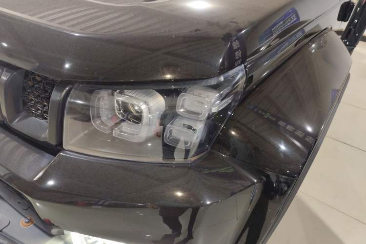 Used  BJ40 2023 2.0T Automatic Four-Wheel Drive Urban Hunter Edition Chivalrous Type
