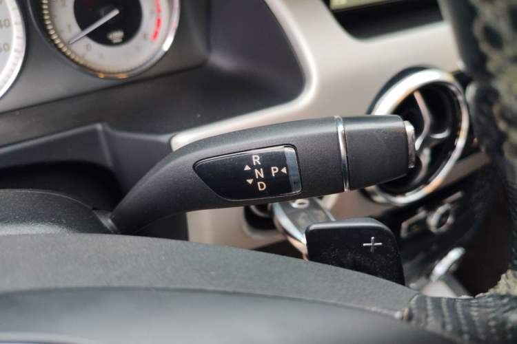 Used Mercedes-Benz GLK-Class 2013 GLK 300 4MATIC Dynamic Sunroof Model