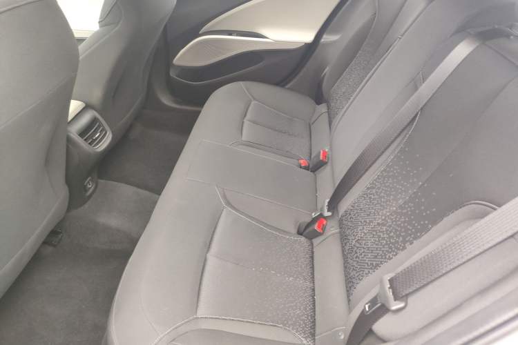 Used Buick Velite 6 2022 Plug-in Hybrid Connected Fashion Model
