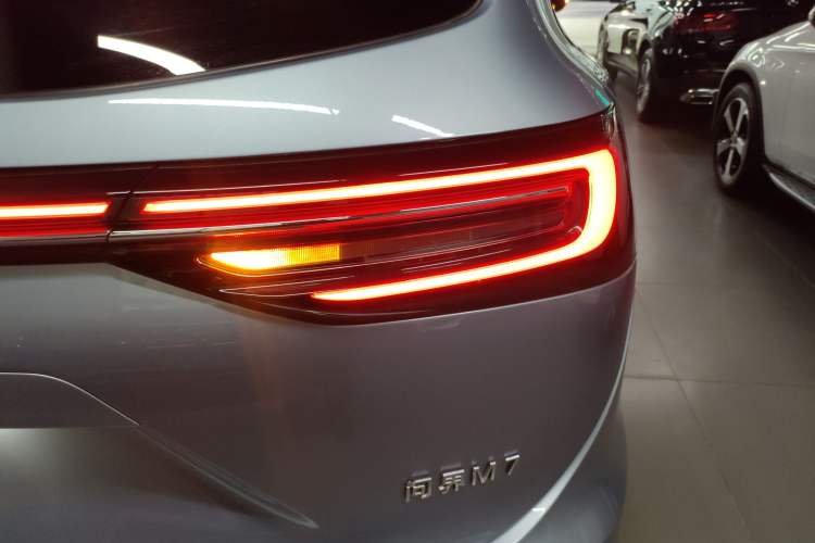 Used Hima AITO M7 2024 1.5T Rear-Drive Plus Version 5 Seats
