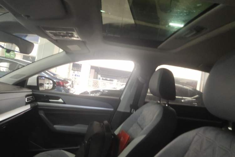 Used Volkswagen Lavida 2023 300TSI DSG Full-Comfort Edition
