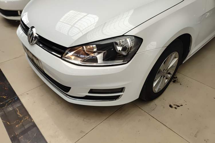 Used Volkswagen Golf 2016 1.6L Automatic Fashion Model
