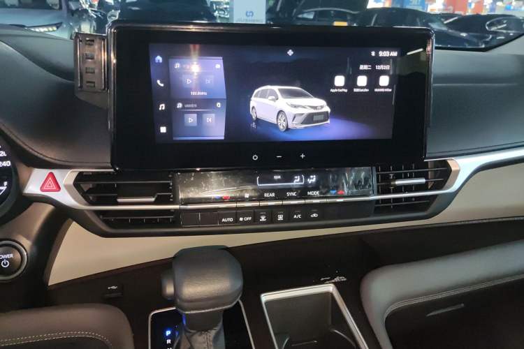 Used Toyota Granvia 2024 2.5L Hybrid Comfort Edition
