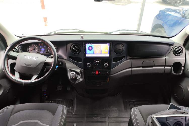 Used Iveco Eurocargo 2021 2.0T Manual Super Rui Long Wheelbase Short Overhang High Roof Side-Sliding Door F1A