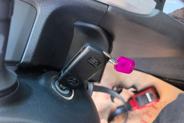 Used Toyota Camry 2016 2.0G 10th Anniversary Leading Edition
