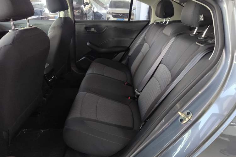 Used Roewe i5 2023 1.5L Manual Comfort Edition
