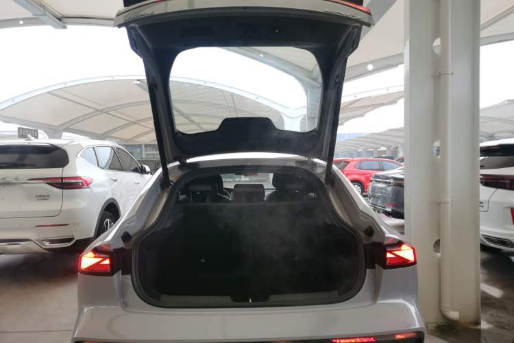 Used Changan UNI-V 2022 1.5T Prestige Version
