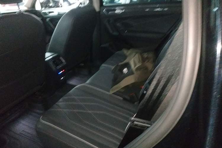 Used Volkswagen Tiguan L 2023 330TSI Automatic Two-Wheel Drive R-Line Enjoyment Edition
