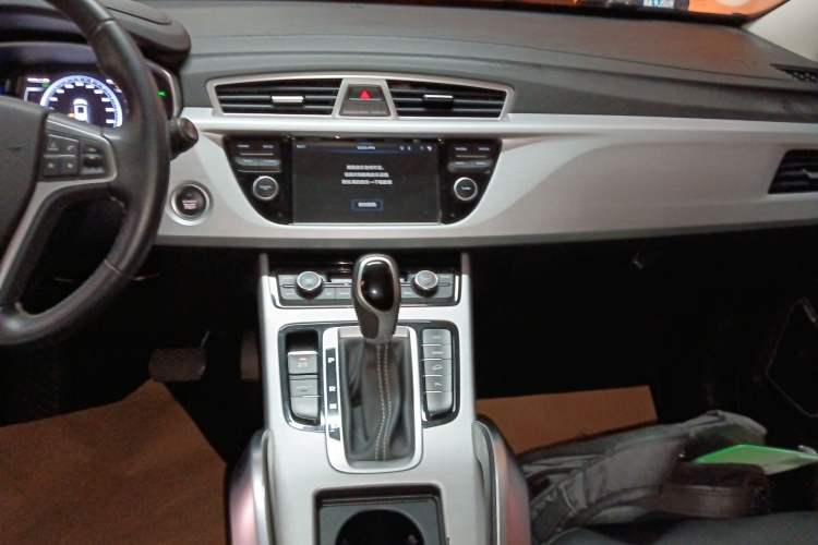 Used Geely Auto Emgrand X7 Sport 2016 1.8TD Automatic Smart Connectivity Version
