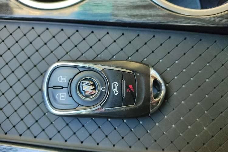 Used Buick GL8 2022 ES Landtrek 653T Comfort Edition
