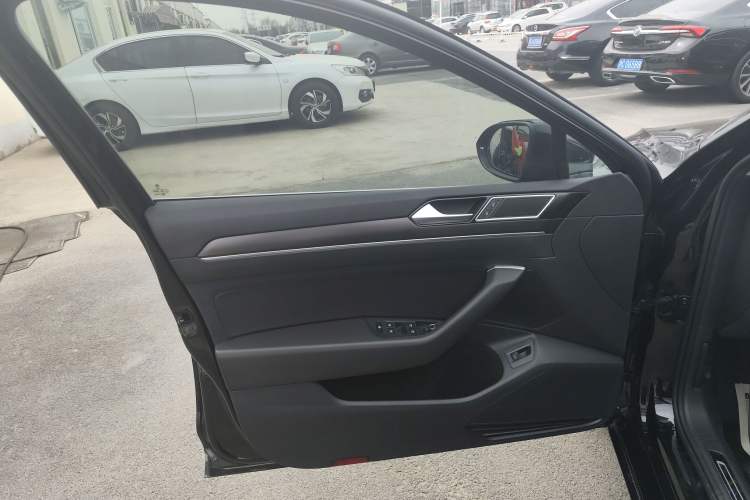 Used Volkswagen Magotan 2020 330TSI DSG Leading Model
