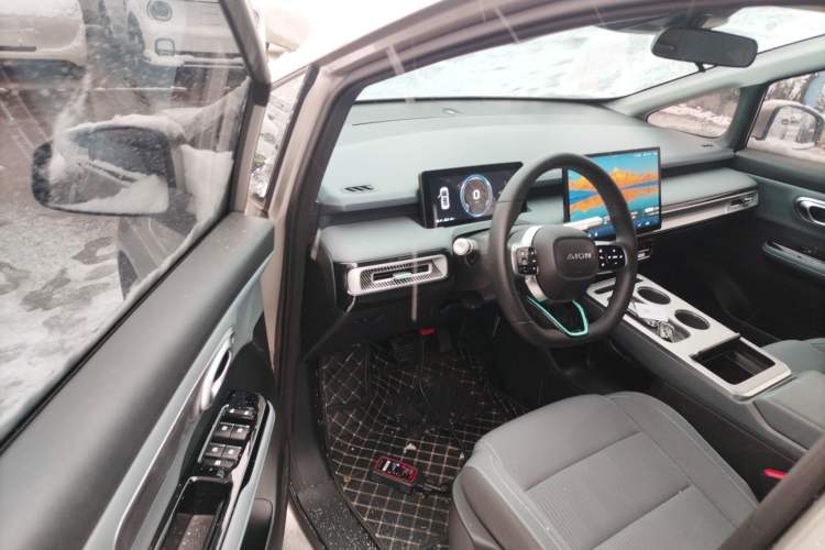 Used AION Y 2023 Younger
