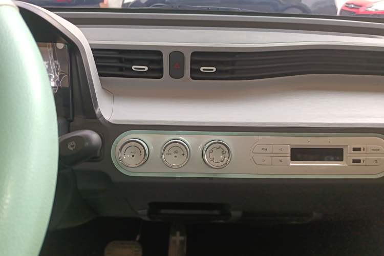 Used Wuling Hongguang MINIEV 2021 Macaron Fashion Model Lithium Iron Phosphate
