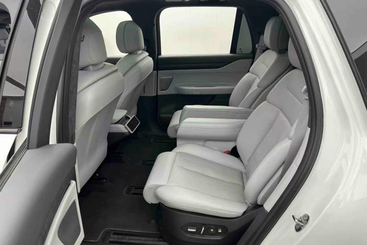 Used Nio ES8 2024 75 kWh
