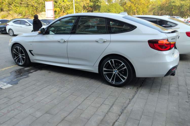 Used BMW 3 Series GT 2019 330i xDrive M Sport Edition
