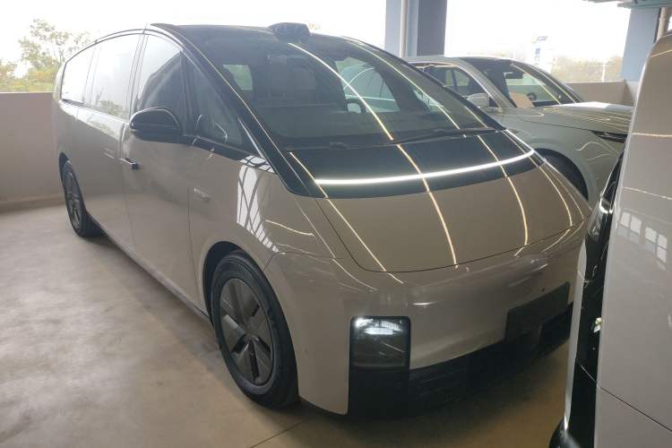 Used Li Auto MEGA 2024 Ultra Model