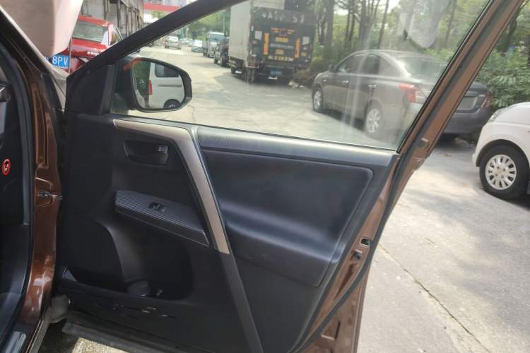 Used Toyota RAV4 2013 2.5L Automatic 4x4 Elite Edition
