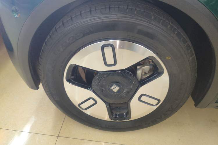 Used Baojun KiWi EV 2021 Artist Model Lithium Iron Phosphate