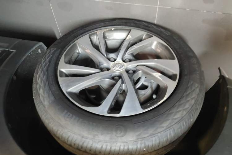 Used Buick Envision 2022 Encore S 552T Two-Wheel-Drive Luxury Model
