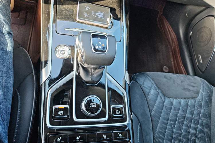 Used Hongqi HS5 2022 Revised Version 2.0T Smart Connect Flagship Edition
