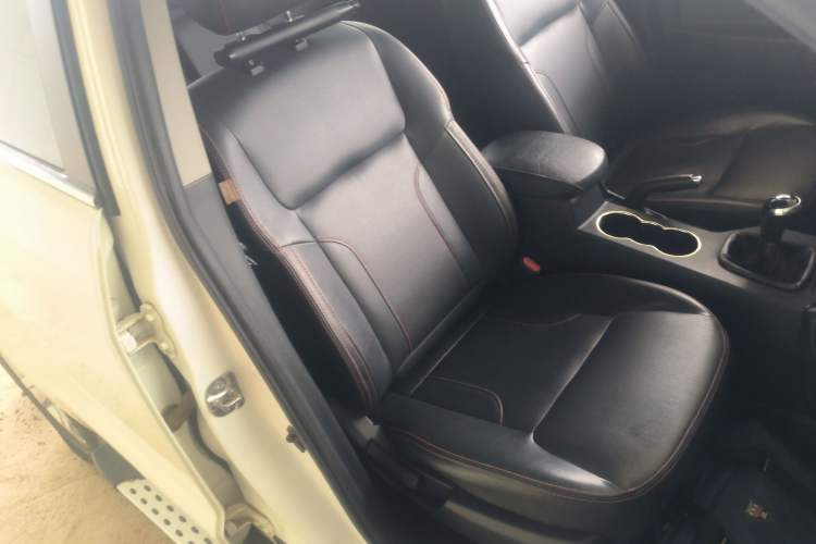 Used Geely Auto GX7 2014 2.0L Manual Luxury Version
