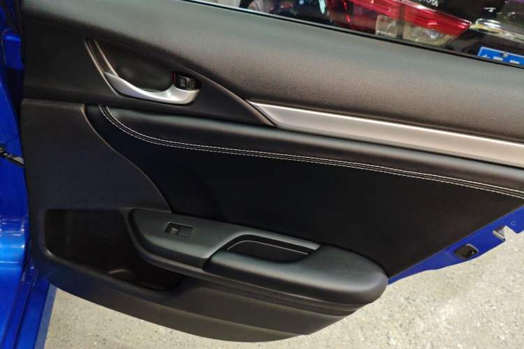 Used Honda Civic 2016 220TURBO CVT Luxury Edition
