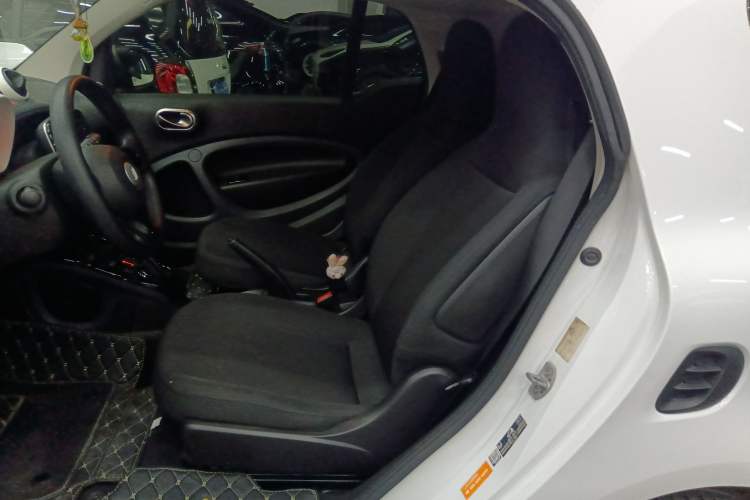 Used  fortwo 2018 1.0L 52kW Hardtop Dynamic Version China V
