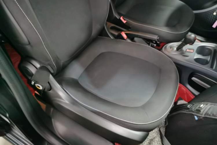 Used  forfour 2016 1.0L 52 kW Passion Edition
