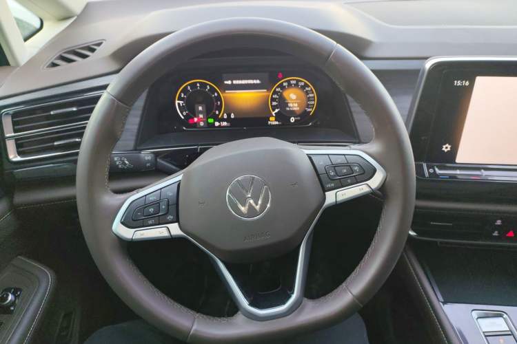 Used Volkswagen Viloran 2024 330TSI Luxury Edition
