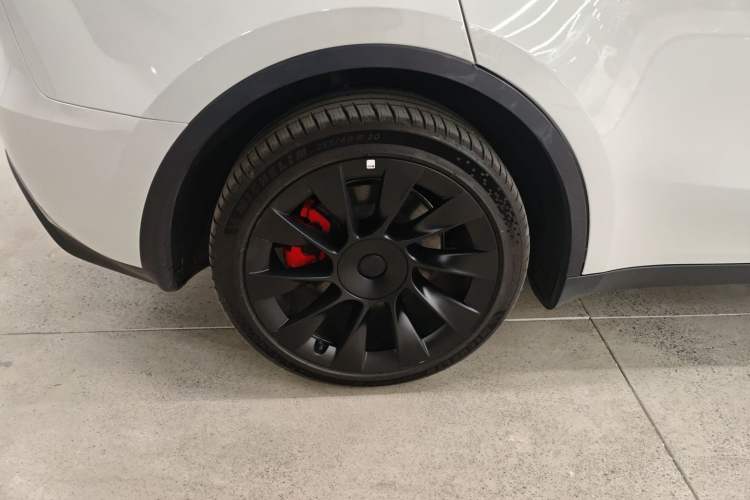 Used Tesla Model Y 2022 Long-Range All-Wheel-Drive Version
