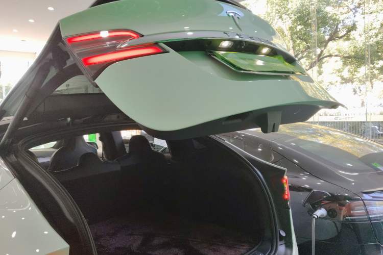 Used Tesla Model X 2019 Long-Range Version
