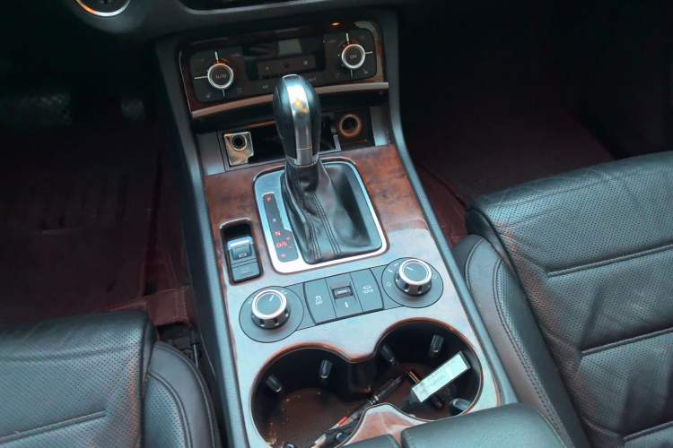 Used Volkswagen Touareg 2011 3.0 TSI Comfort Version
