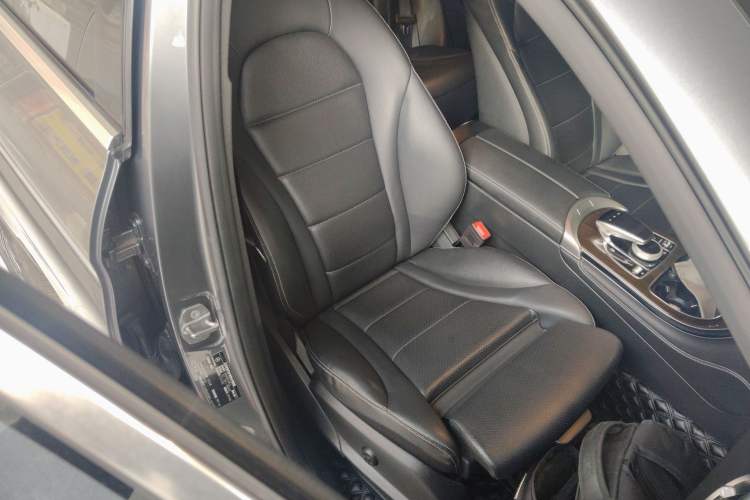 Used Mercedes-Benz GLC 2019 GLC 260 L 4MATIC Dynamic Model
