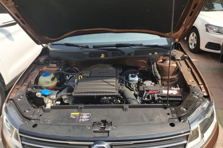 Used Volkswagen Gran Lavida 2015 1.6L Automatic Comfort Edition
