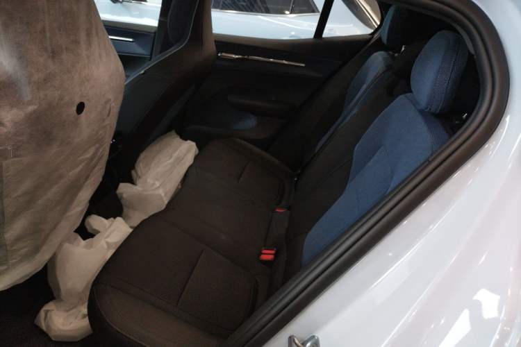 Used Volvo EX30 2025 Rear-Drive Long-Range Version Ultra
